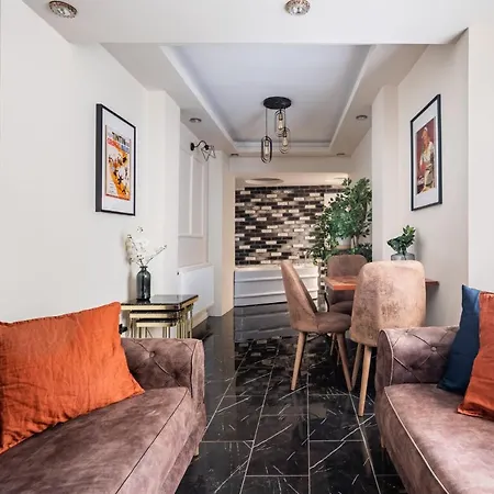 Refreshing Duplex Flat With Jacuzzi In Sisli Estambul