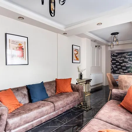 Refreshing Duplex Flat With Jacuzzi In Sisli Istanbul